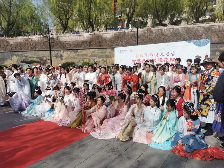 花朝時節(jié)，春色醉美，曲江池邀你共赴花朝之事！